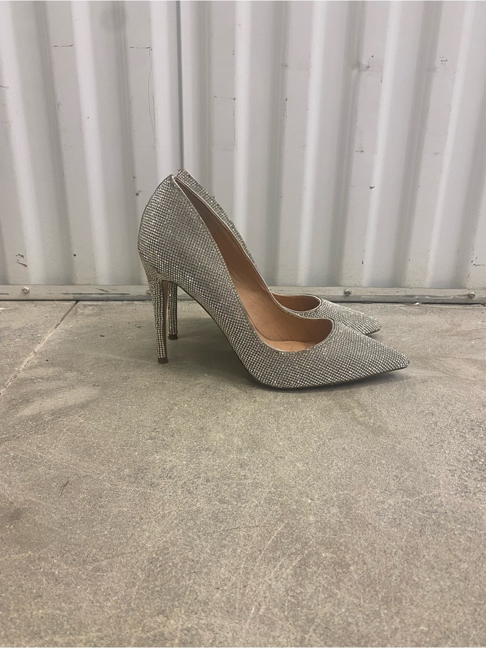 Steve Madden Rhinestone Pointed Toe Stiletto Pumps in Silver, Size 9